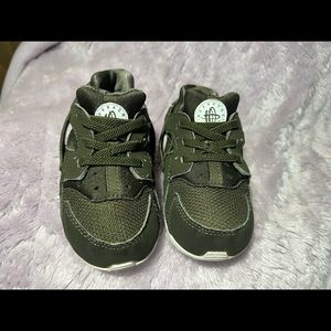 Toddler Huaraches by Nike 8c